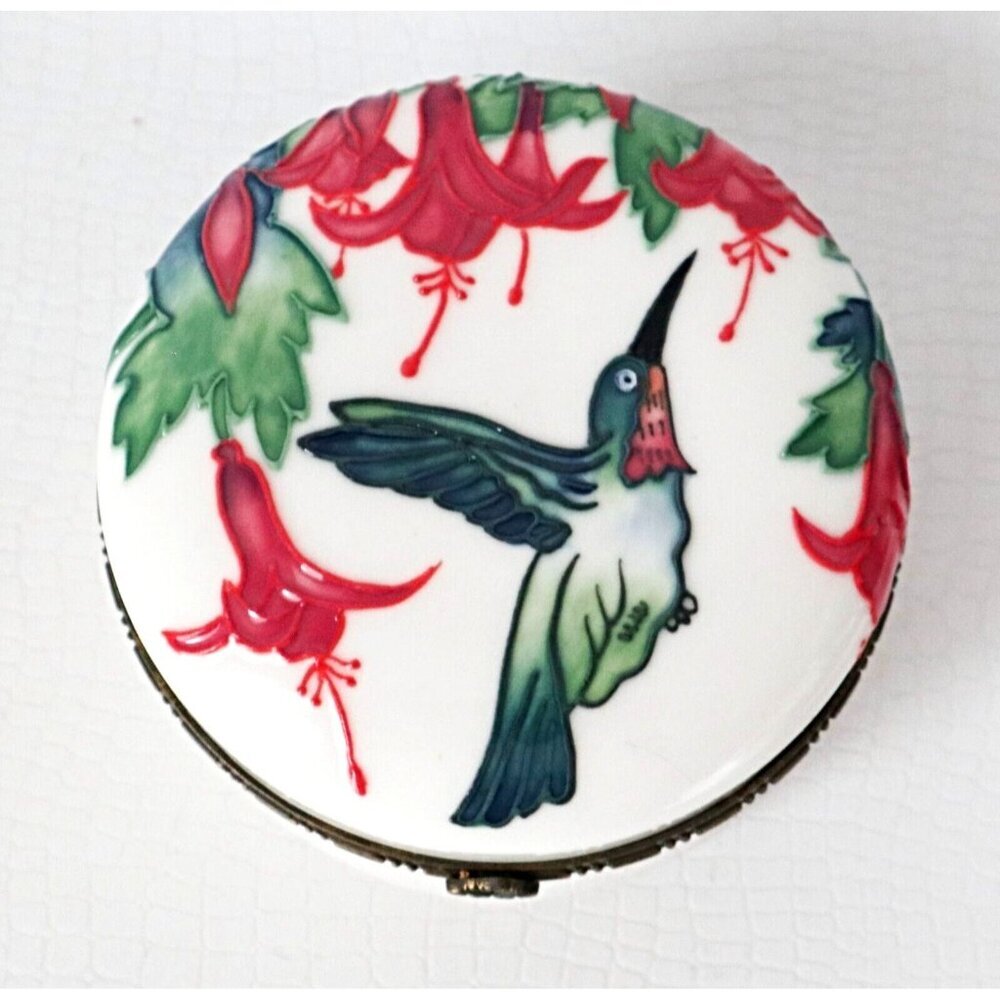 Benaya hummingbird and flowers round trinket box signed Jp’09